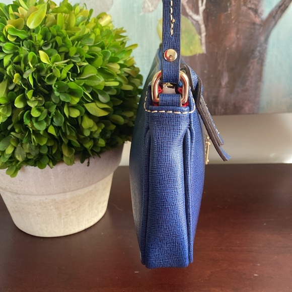 DOONEY & BOURKE "LEXI" 💙NAVY BLUE💙 LEATHER CONVERTIBLE CROSSBODY BAG 🌟EUC🌟 - Picture 9 of 17